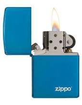 Zippo Saphhire with Logo open met vlam